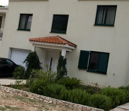 3785-2 For 3 Pers In Appartamento Baška Voda